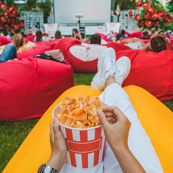 Welcome to our Summer Screen Schedule! 3